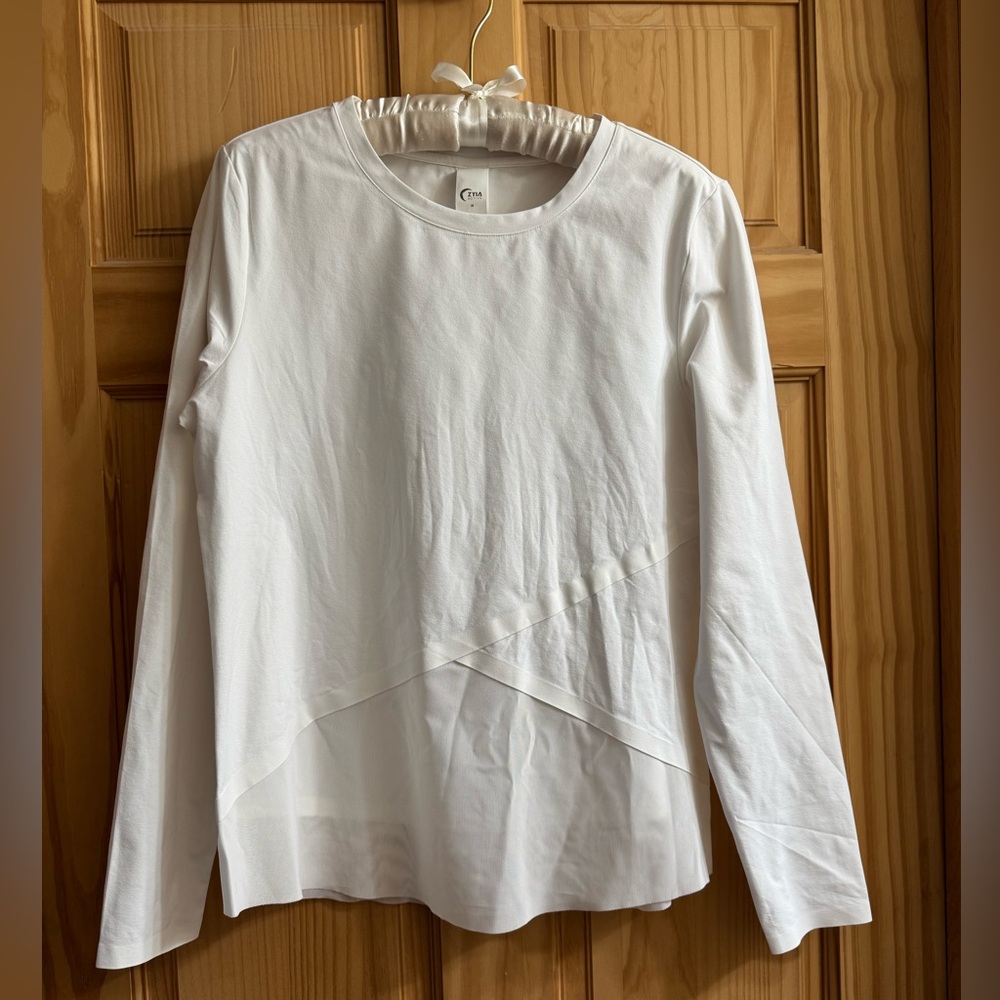 Zyia White Long Sleeve Women's Top